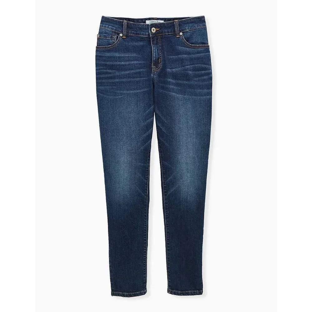 NWT Womens Plus Size 24 Torrid Vintage Stretch Boyfriend Straight Jeans